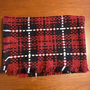 NWOT Women's Acrylic Blanket Scarf Black, White, and Burgundy One Size